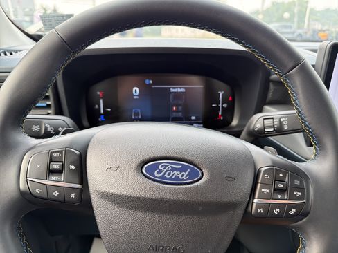 Used 2026 Ford Maverick Lobo AWD/4WD image 18