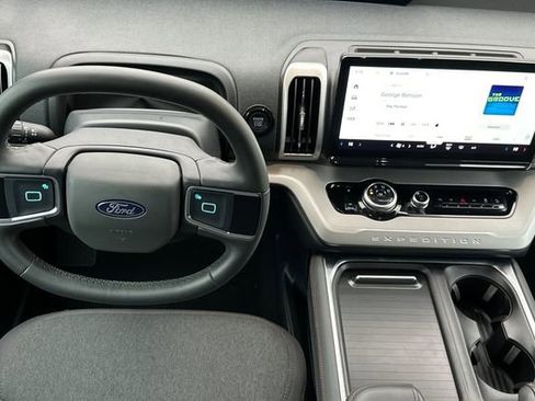 Used 2025 Ford Expedition Max Active image 12