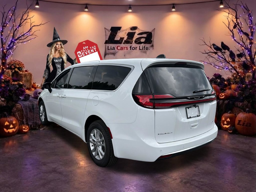 New 2027 Chrysler Pacifica Select AWD/4WD image 6
