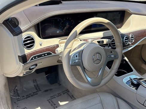 Used 2020 Mercedes-Benz S 560 Sedan image 12