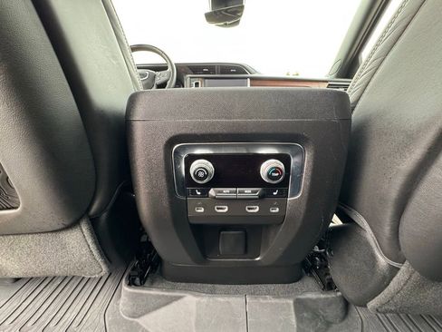 Used 2023 GMC Yukon Denali Ultimate AWD/4WD image 32