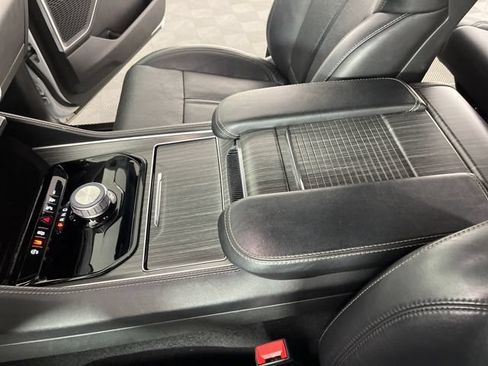 Used 2024 Jeep Wagoneer Series II w/ Flexible Seating Group RWD image 26