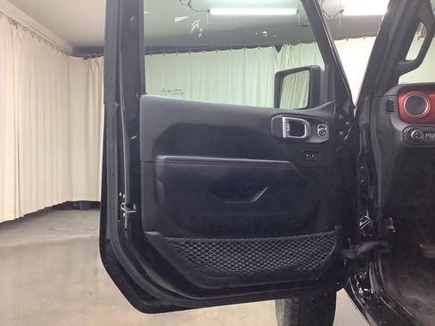 Used 2021 Jeep Gladiator Rubicon image 14