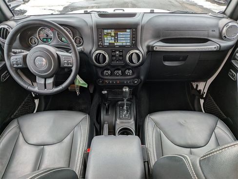 Certified 2016 Jeep Wrangler Unlimited Sahara w/ Dual Top Group image 17