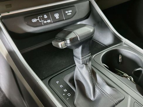 Used 2026 Kia Carnival FWD image 25