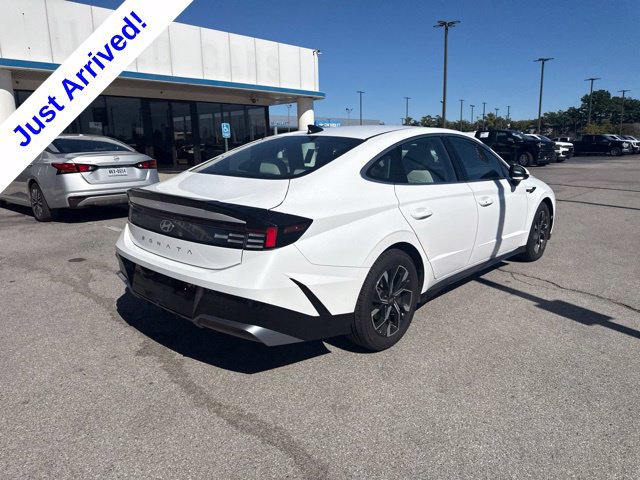 Used 2025 Hyundai Sonata SEL FWD image 3