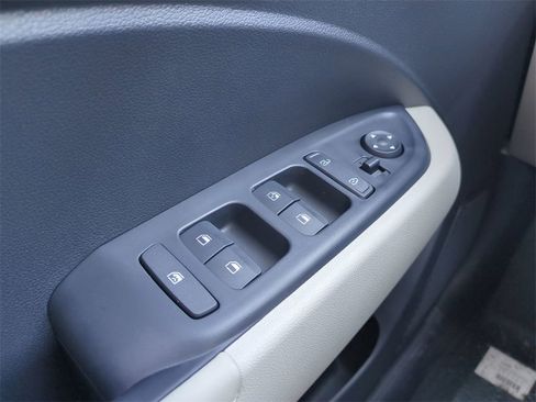 New 2025 Hyundai Venue Limited image 28