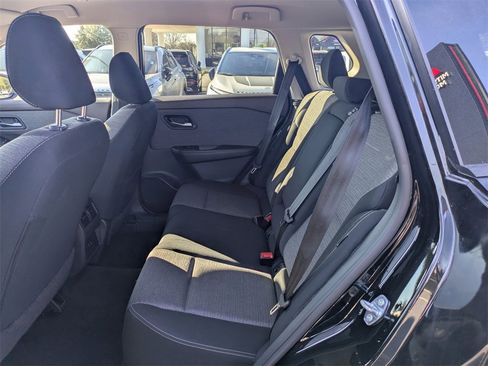 Used 2023 Nissan Rogue SV image 13