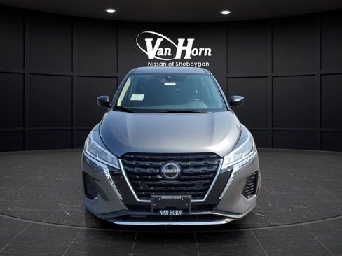 New 2025 Nissan Kicks Play S image 9