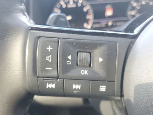 Used 2022 Nissan Pathfinder SL FWD image 19