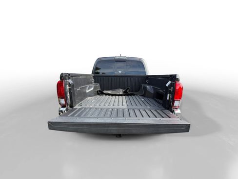 Used 2019 Toyota Tacoma SR5 image 17
