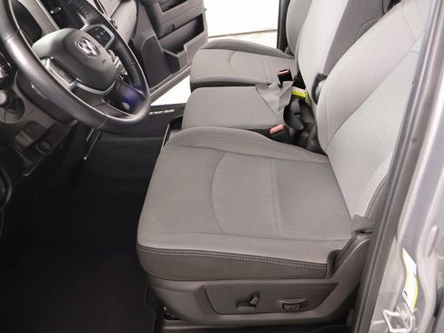 Used 2024 RAM 2500 Big Horn w/ Bed Utility Group image 10