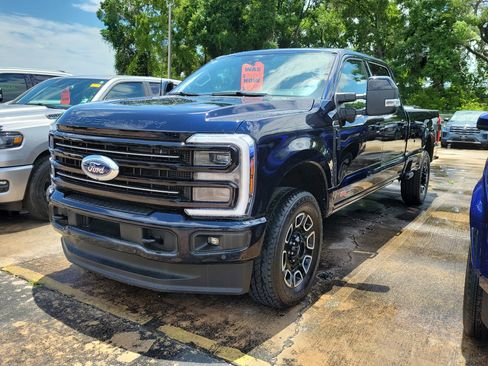 Used 2025 Ford F250 Platinum AWD/4WD image 3