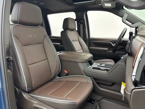 New 2026 GMC Sierra 2500 Denali w/ Denali Reserve Package AWD/4WD image 38