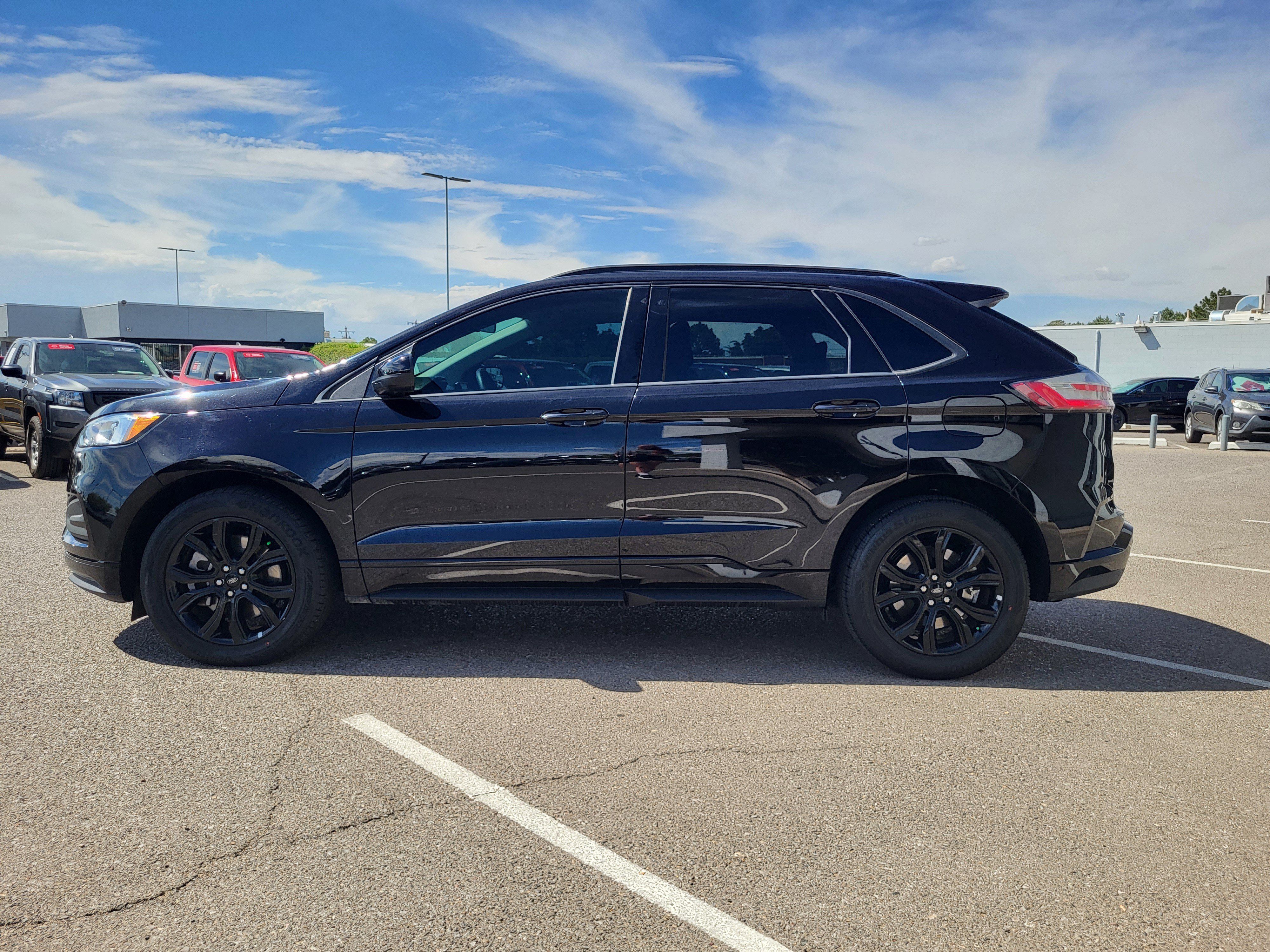 Used 2024 Ford Edge SE w/ Black Appearance Package AWD/4WD image 4