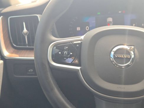 Used 2023 Volvo XC60 B5 Plus w/ Climate Package FWD image 18