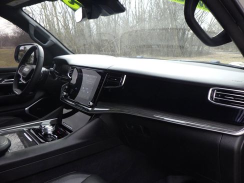 Used 2022 Jeep Wagoneer Series III w/ Premium Group I image 24