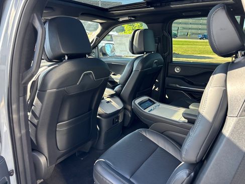 New 2025 Lincoln Navigator Reserve w/ Jet Appearance Package image 28