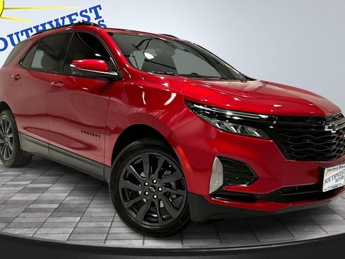 Used 2024 Chevrolet Equinox RS image 3