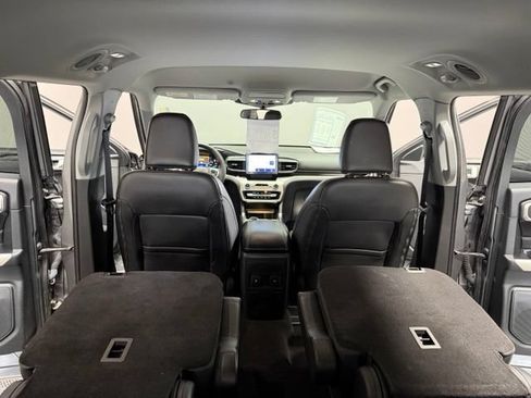 Used 2023 Ford Explorer XLT w/ Equipment Group 202A AWD/4WD image 30
