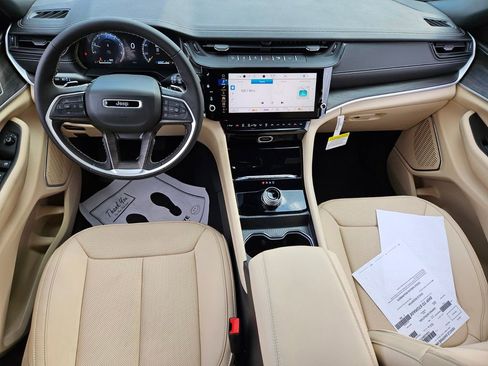 New 2026 Jeep Grand Cherokee Limited w/ Luxury Tech Group II image 8