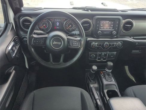 Certified 2021 Jeep Gladiator Willys image 22