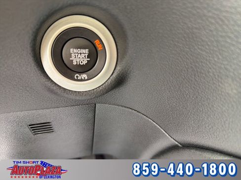 Used 2025 Chrysler Pacifica Limited FWD image 22