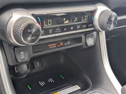 Certified 2022 Toyota RAV4 XLE image 22