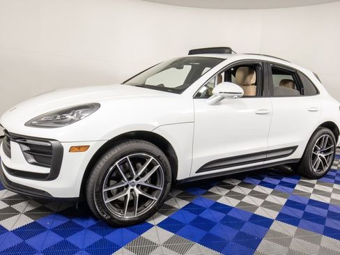 Used 2024 Porsche Macan AWD/4WD image 1