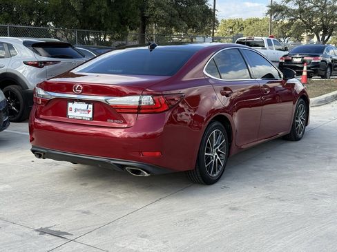 Used 2017 Lexus ES 350 image 4