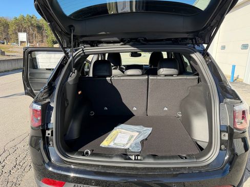 New 2026 Jeep Compass Limited image 12