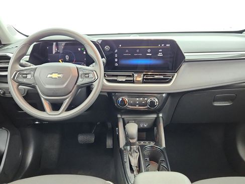 Used 2025 Chevrolet TrailBlazer LT AWD/4WD image 27