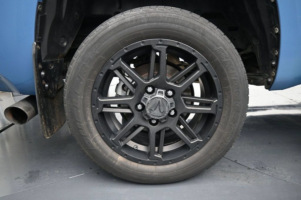 Used 2020 Toyota Tundra SR5 w/ SR5 Upgrade Package RWD image 10