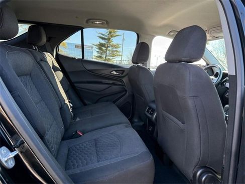 Used 2021 Chevrolet Equinox LT w/ Driver Convenience Package image 11