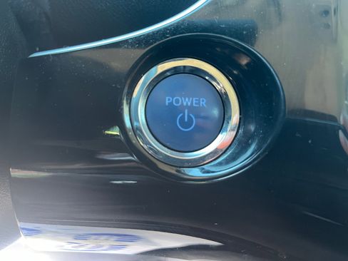 Used 2019 Toyota Prius image 25