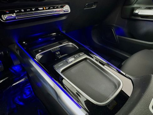 New 2025 Mercedes-Benz GLB 250 image 5