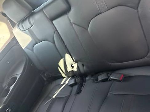 Used 2025 Honda Pilot EX-L image 12