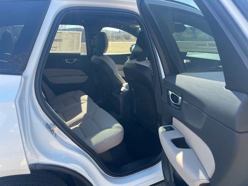 New 2026 Volvo XC60 T8 Plus w/ Protection Package Premier AWD/4WD image 9