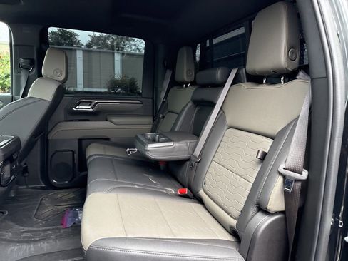 Used 2024 Chevrolet Silverado 2500 ZR2 w/ Technology Package image 42