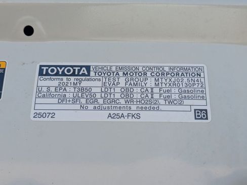 Used 2021 Toyota RAV4 XLE Premium FWD image 23