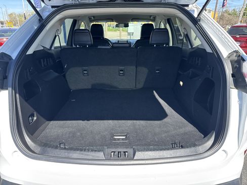 Used 2024 Ford Edge SEL image 13