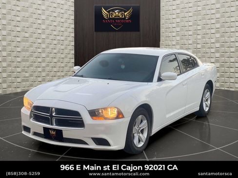 Used 2013 Dodge Charger SE image 2