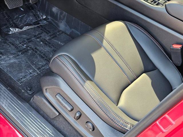 Used 2025 Honda Pilot TrailSport image 4