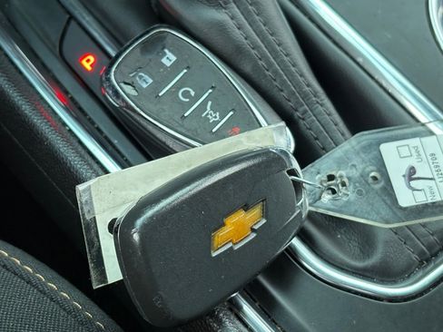 Used 2018 Chevrolet Traverse LT image 38