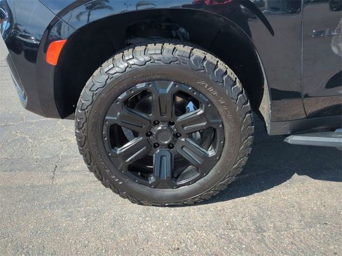 Used 2022 Chevrolet Suburban Z71 w/ Off-Road Capability Package image 33