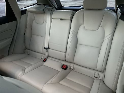 New 2026 Volvo XC60 T8 Ultra w/ Climate Package image 23