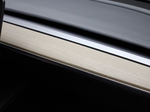 Used 2023 Tesla Model Y Long Range image 51