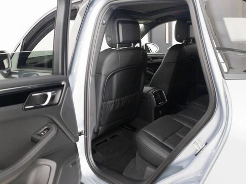 Certified 2026 Porsche Macan AWD/4WD image 21