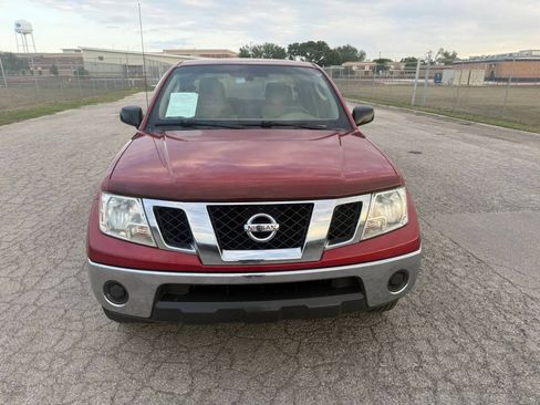 Used 2010 Nissan Frontier SE RWD image 2