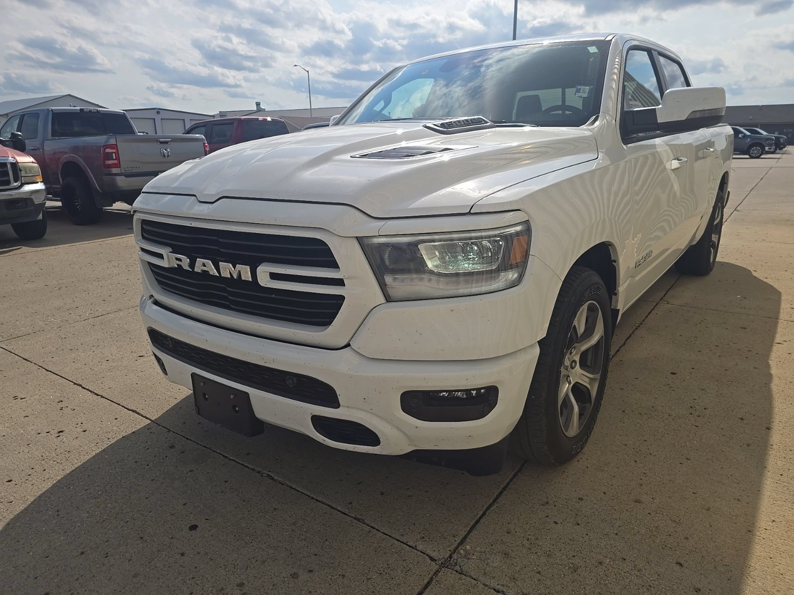 Used 2023 RAM 1500 Laramie AWD/4WD image 5